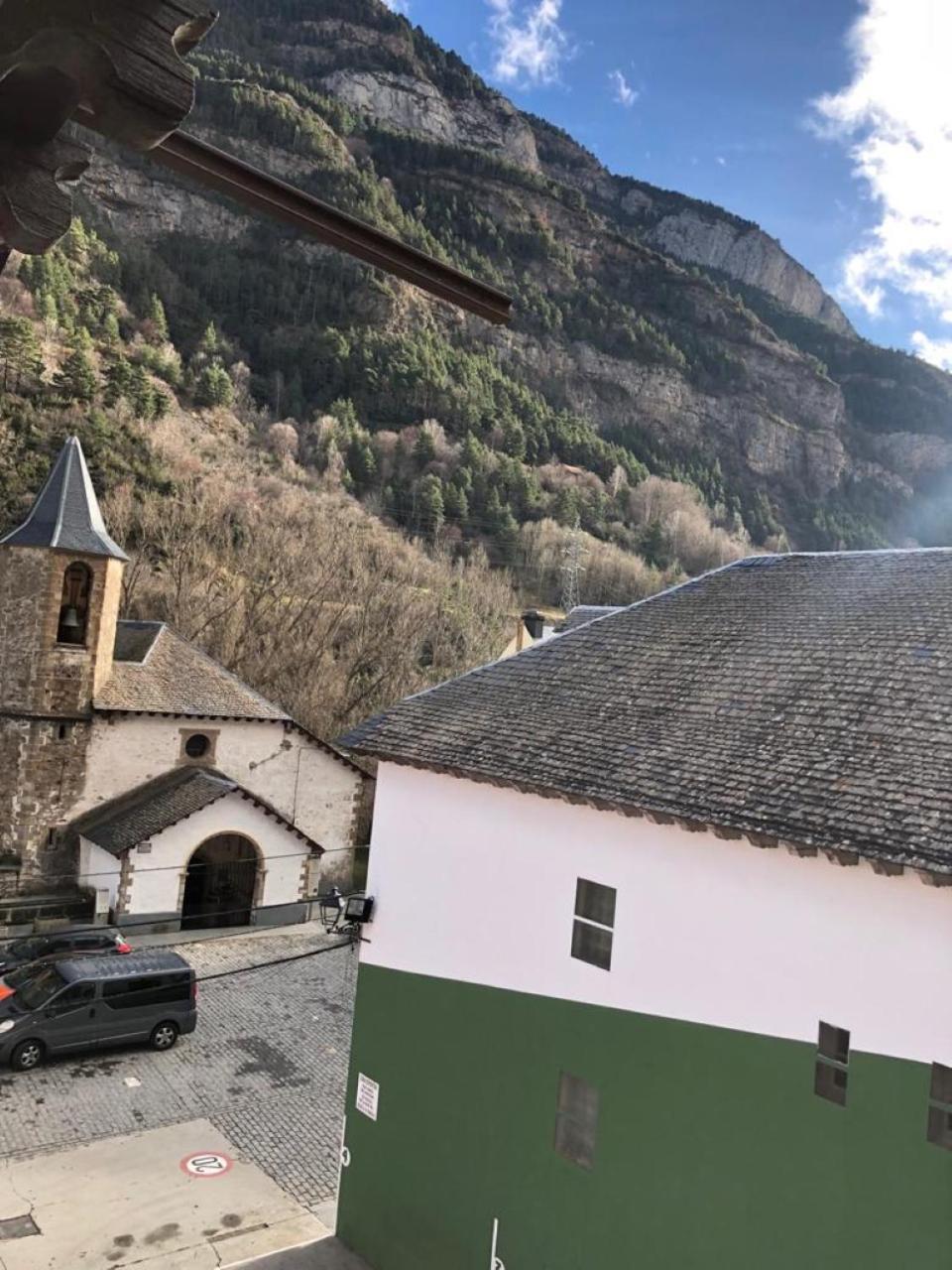 Precioso Atico Acogedor En Canfranc Luaran gambar
